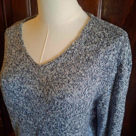 Collection L Sweater - Picture 5 of 6